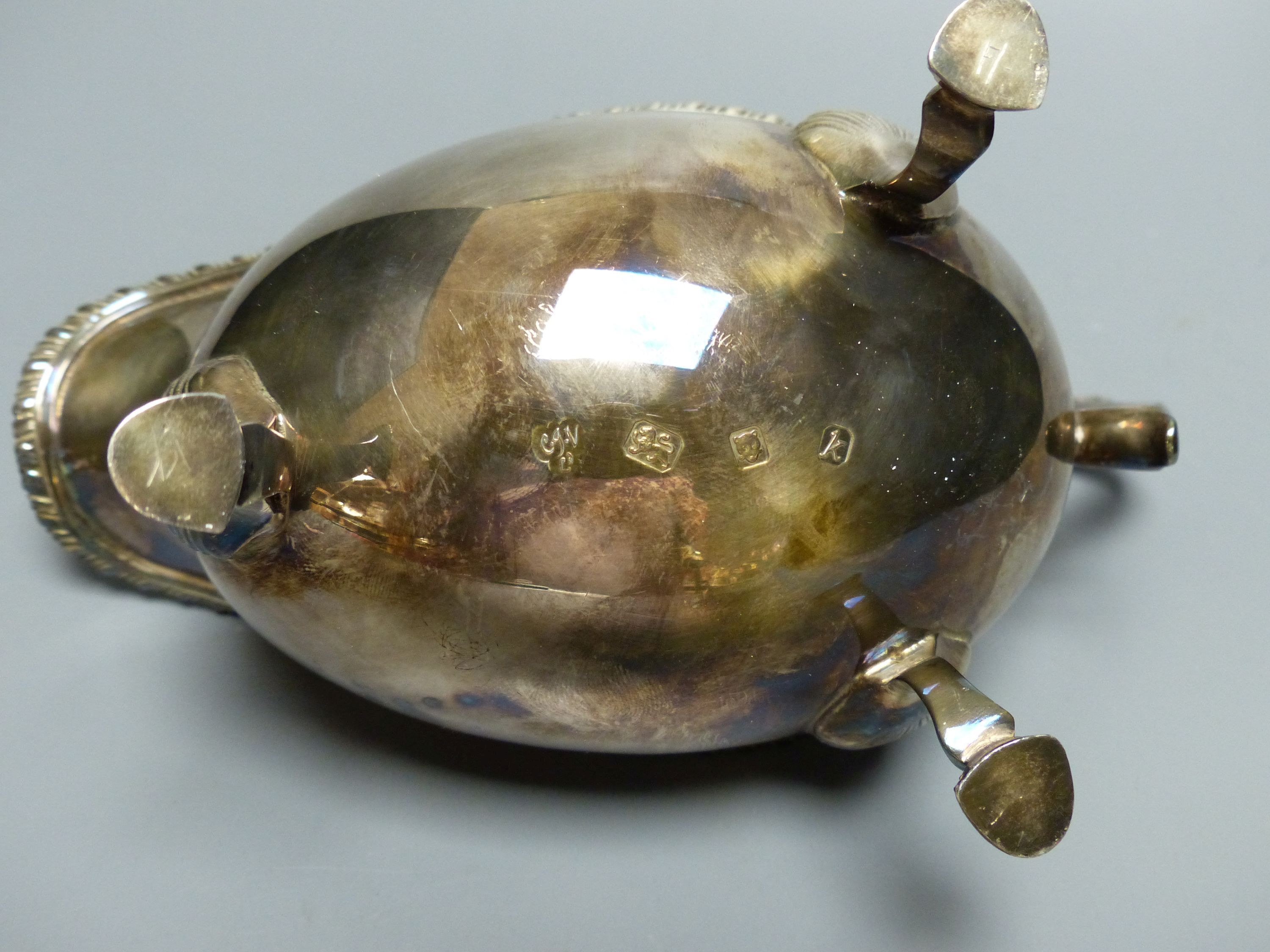 A modern silver sauceboat, London, 1965, height 12cm, 12.5oz.